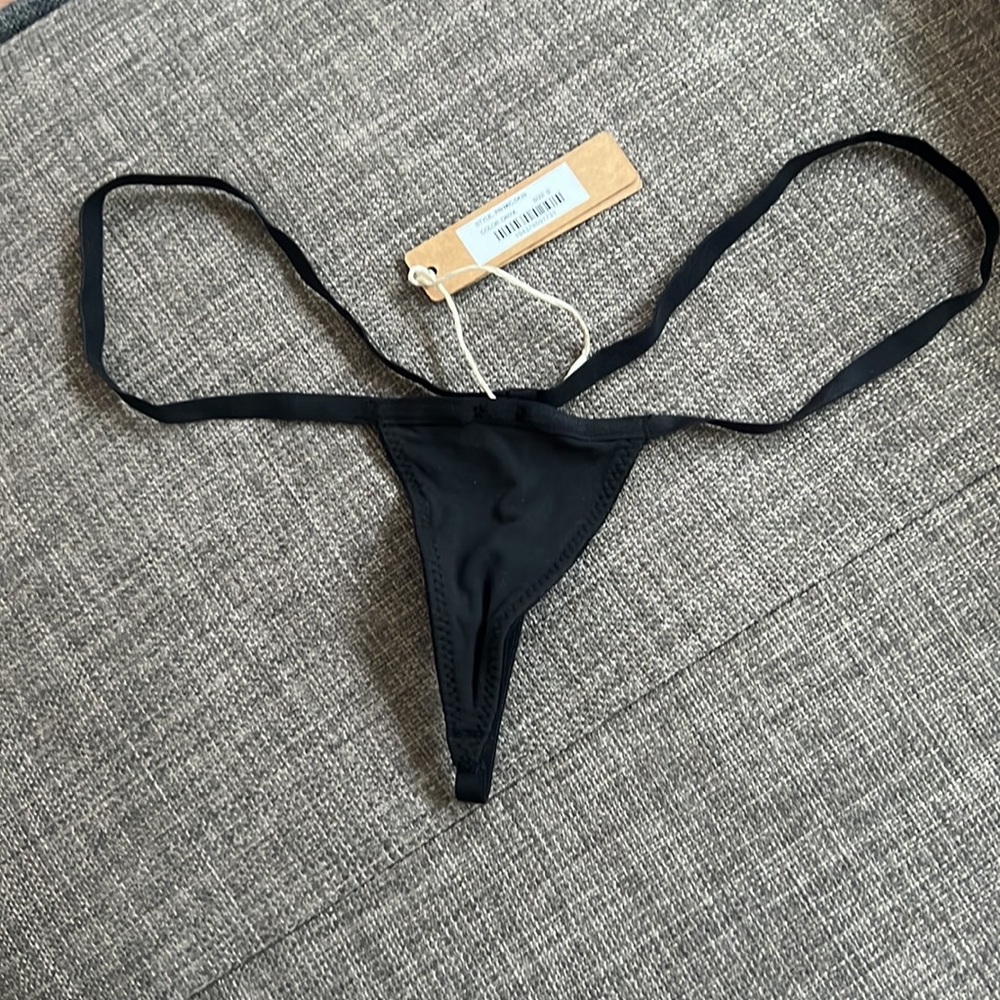 Skims Micro Thong - Picture 2 of 6